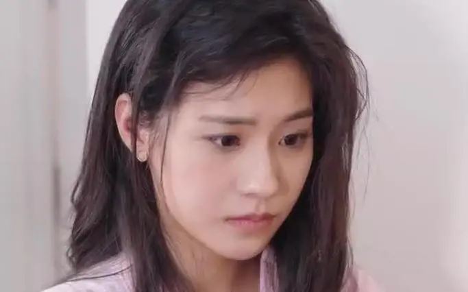 《网恋老公是冰山上司》：办公室恋情？霸道总裁的网恋翻车现场！