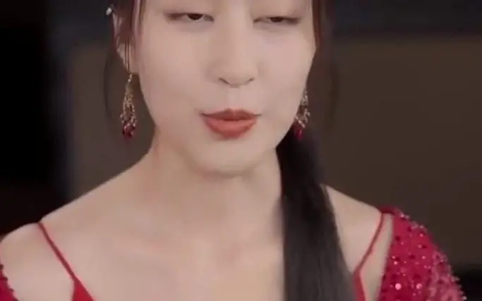 《罗刹海市》：歌舞升平下的惊心动魄，现代寓言的绝妙隐喻！